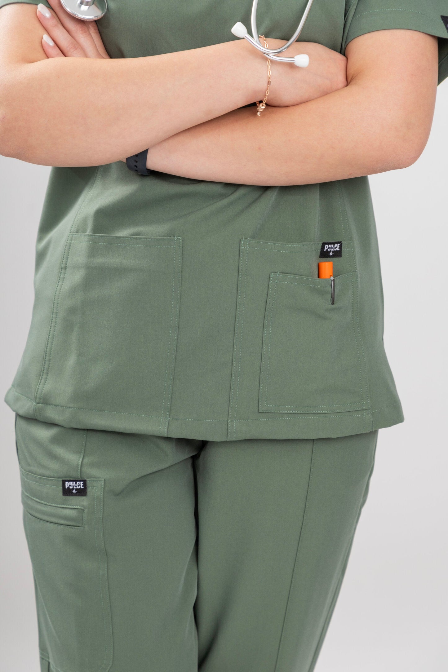 يونيفيرسل – أوليف جرين سكراب